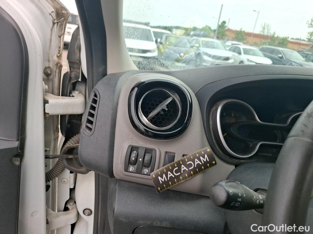  Renault  Trafic RENAULT  VU 4p Fourgon FG-GCF L1H1 1000 dCi 90 #18