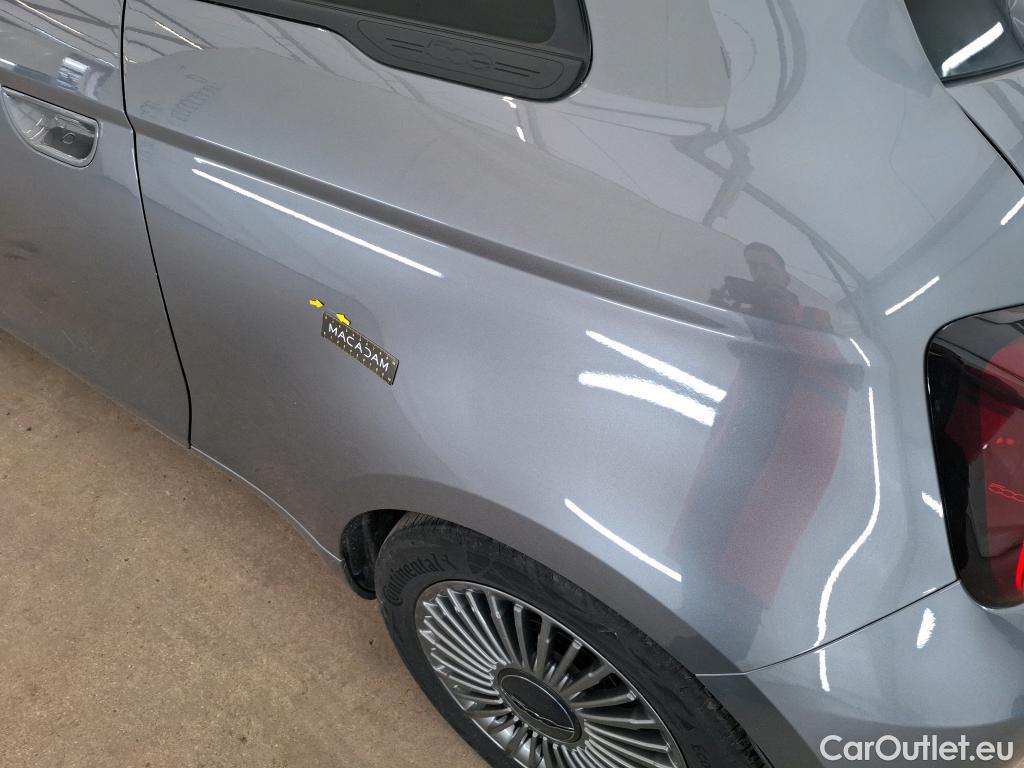  Fiat  500 FIAT  / 2020 / 3P / Berline 42kWh Icône #18