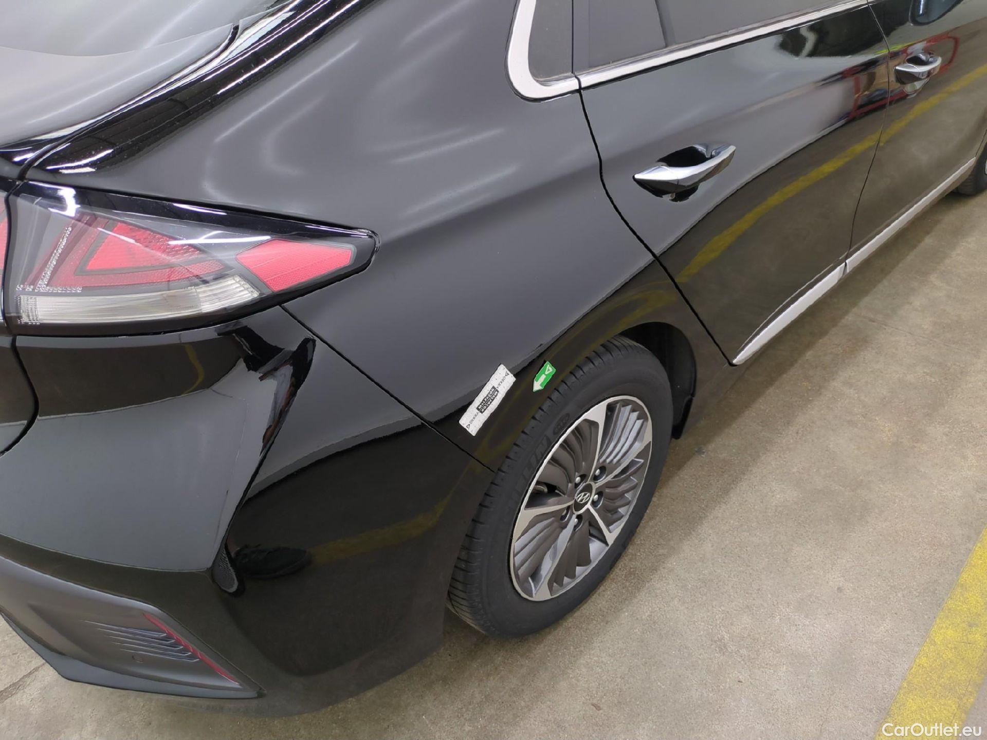  Hyundai   Ioniq HYUNDAI / 2019 / 5P / Berline plug-in hybrid Creative #4