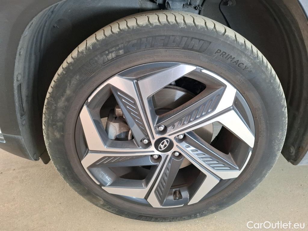  Hyundai  Tucson HYUNDAI  / 2020 / 5P / SUV 1.6 HYBRID 230 EXECUTIVE #47