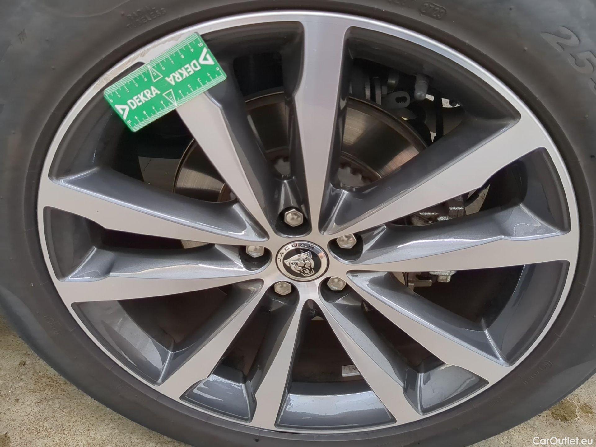  Jaguar  F-PACE JAGUAR  / 2015 / 5P / SUV P400e PHEV BVA 4x4 R-Dynamic SE #3