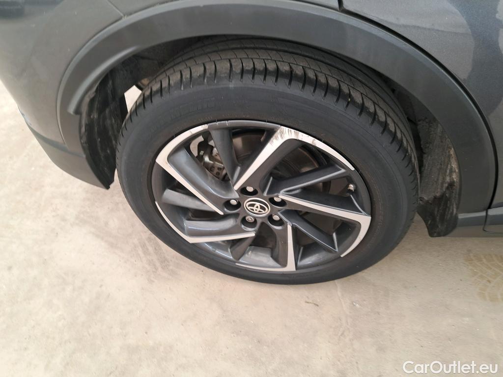  Toyota  C-HR TOYOTA  / 2016 / 5P / SUV 2.0 HYBRIDE 184 GRAPHIC #19