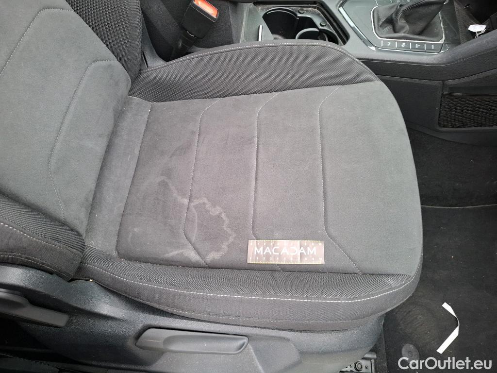  Volkswagen  Tiguan VOLKSWAGEN  / 2020 / 5P / SUV 1.4 eHybrid 245 DSG6 Elegance #31