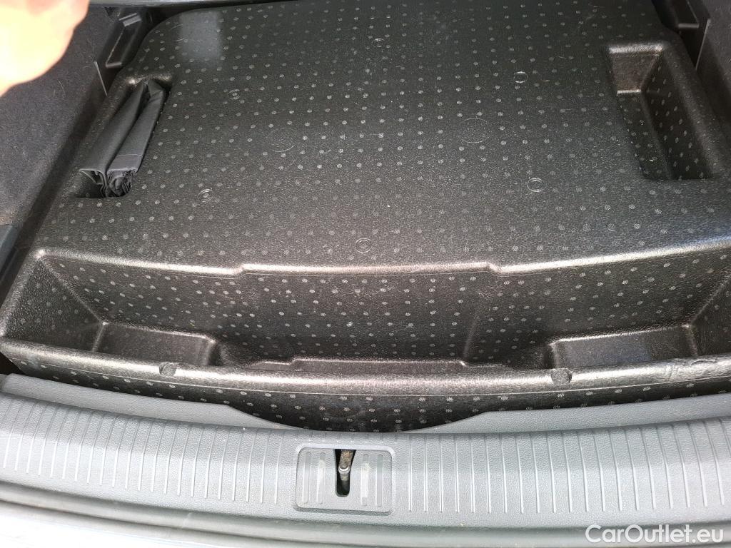  Volkswagen  Tiguan VOLKSWAGEN  / 2020 / 5P / SUV 1.4 eHybrid 245 DSG6 Elegance #29