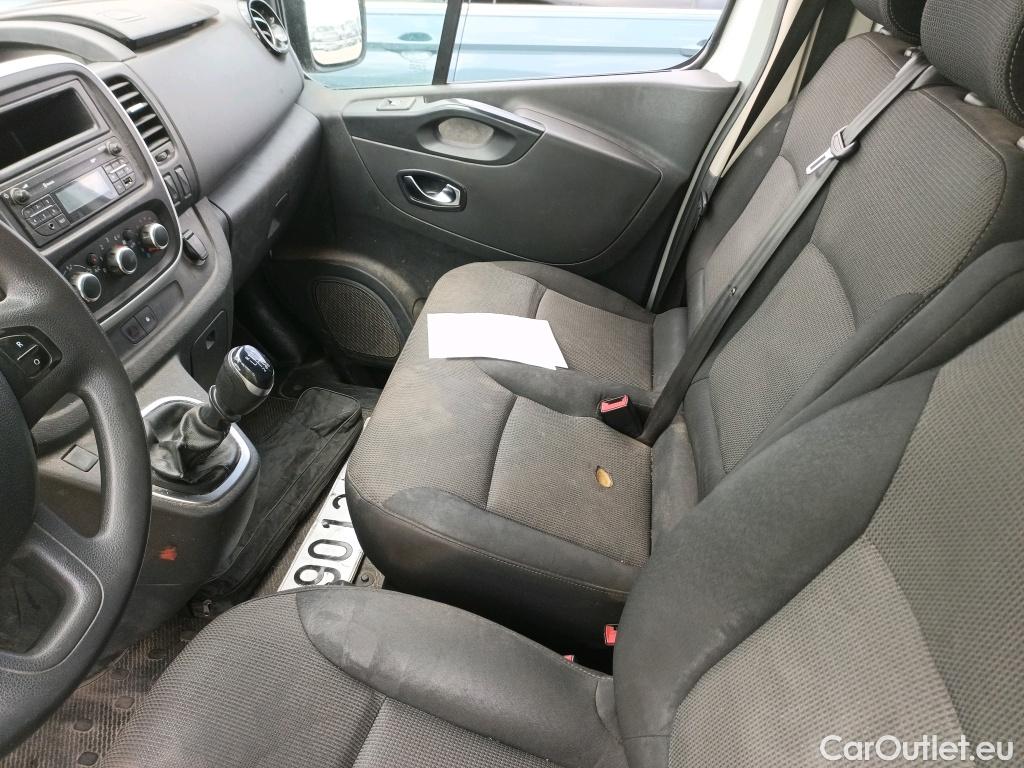  Renault  Trafic RENAULT  / 2019 / 4P / furgón Furgón 27 L1H1 Energy BluedCi 88 kW (AC) #32