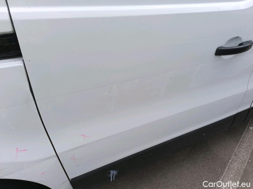  Renault  Trafic RENAULT  / 2019 / 4P / furgón Furgón 27 L1H1 Energy BluedCi 88 kW (AC) #13