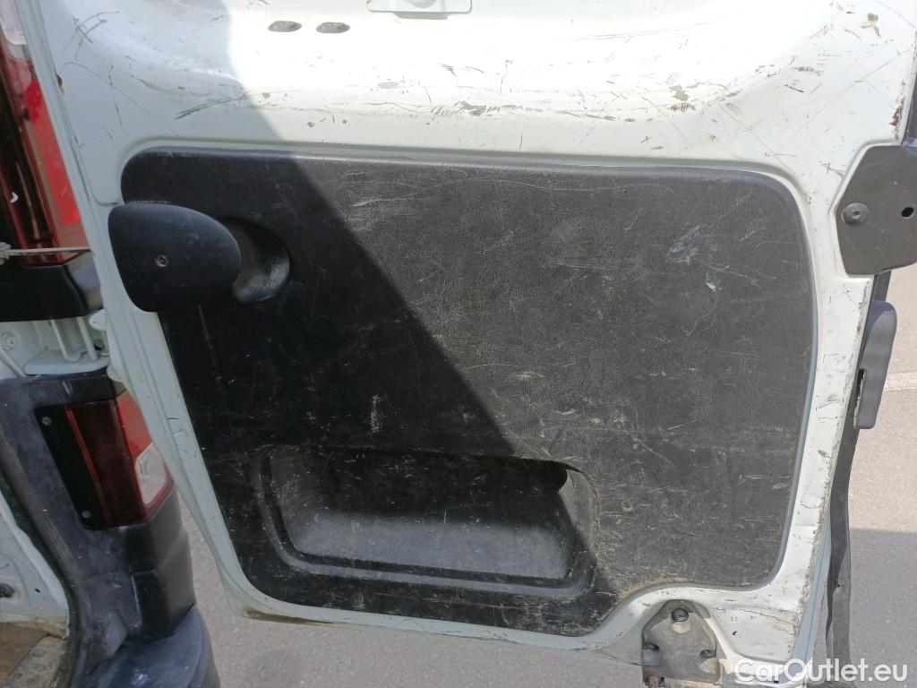  Renault  Trafic RENAULT  / 2019 / 4P / furgón Furgón 27 L1H1 Energy BluedCi 88 kW (AC) #42