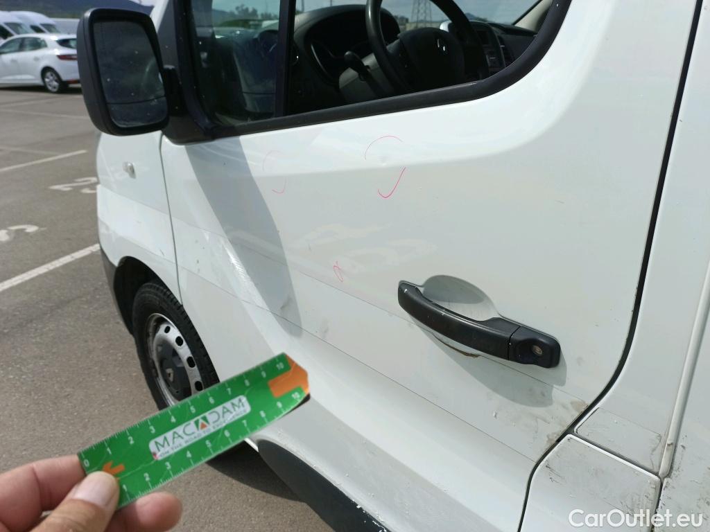  Renault  Trafic RENAULT  / 2019 / 4P / furgón Furgón 27 L1H1 Energy BluedCi 88 kW (AC) #23