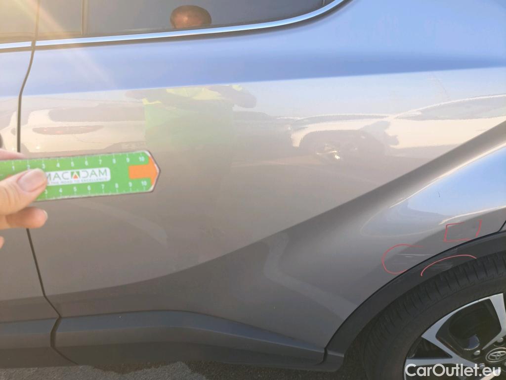  Toyota  C-HR TOYOTA  / 2019 / 5P / todoterreno 2.0 180H GR Sport #3