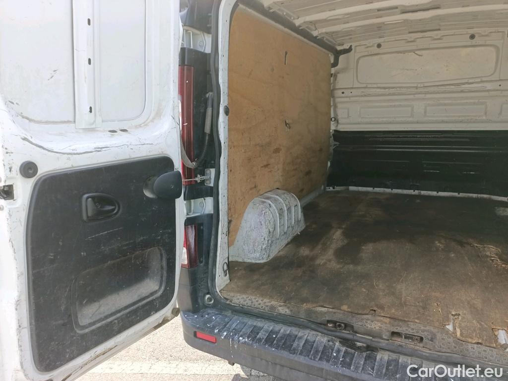 Renault  Trafic RENAULT  / 2019 / 4P / furgón Furgón 27 L1H1 Energy BluedCi 88 kW (AC) #12