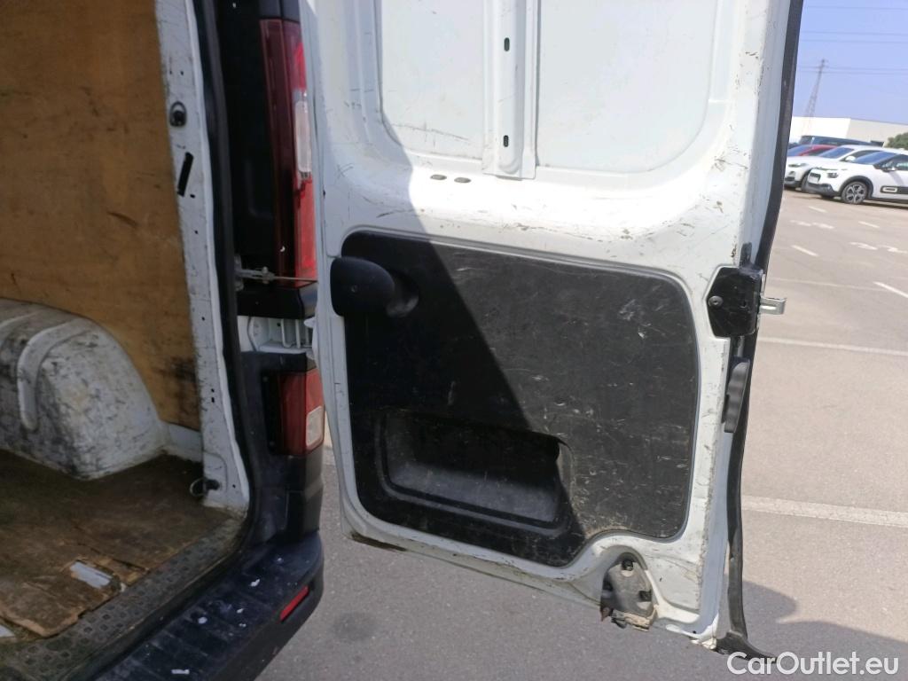  Renault  Trafic RENAULT  / 2019 / 4P / furgón Furgón 27 L1H1 Energy BluedCi 88 kW (AC) #11