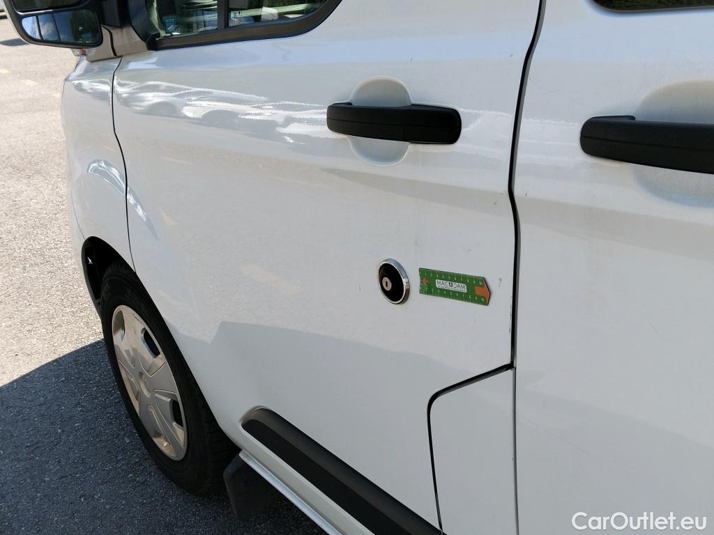  Ford  Transit  Custom Combi / Tourneo Custom 320 L1 Trend 2.0 TDCi 130CV MT6 E6dT #15