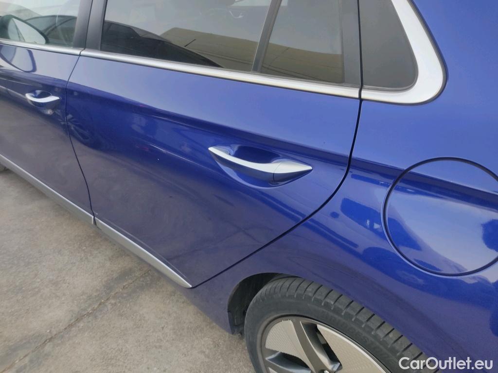  Hyundai   Ioniq HYUNDAI / 2019 / 5P / berlina con portón 1.6 GDI HEV Tecno DT #6