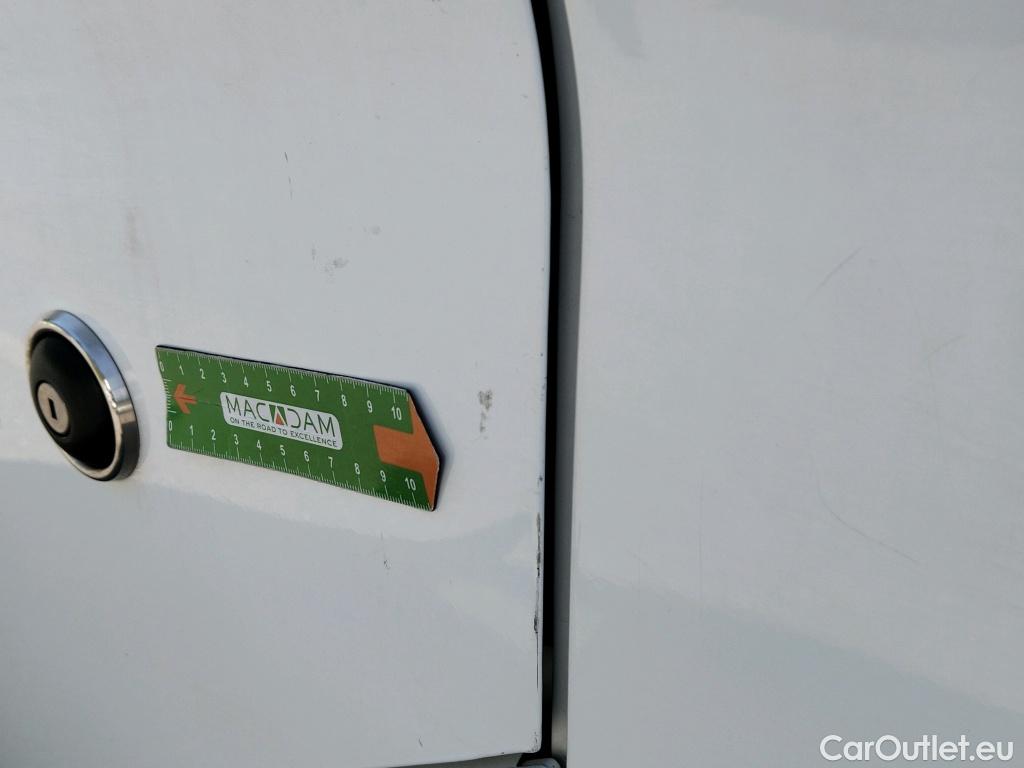  Ford  Transit  Custom Combi / Tourneo Custom 320 L1 Trend 2.0 TDCi 130CV MT6 E6dT #16