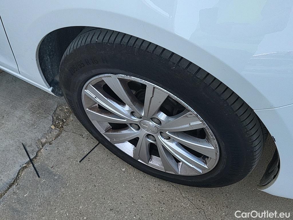  Peugeot  308  Style 1.5 HDi 100CV MT6 E6dT #11