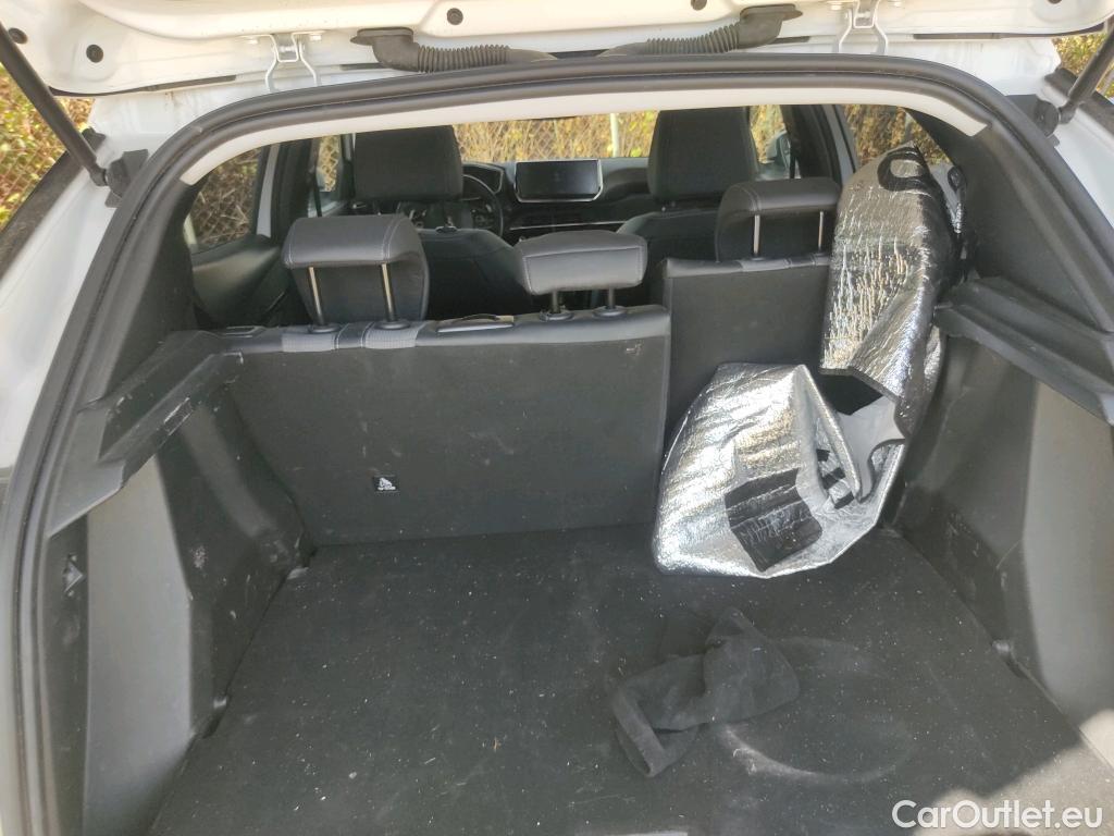  Peugeot  2008  Allure Pack 1.2 PureTech 130CV AT8 E6d #1