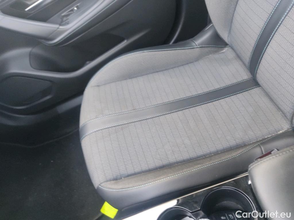  Peugeot  2008  Allure Pack 1.2 PureTech 130CV AT8 E6d #30