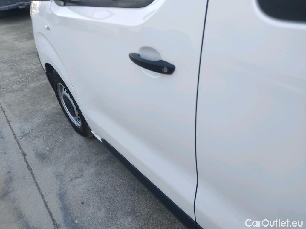  Opel  Vivaro OPEL  / 2019 / 4P / combi 1.5 Diésel 88kW (120CV) L Std Express #15