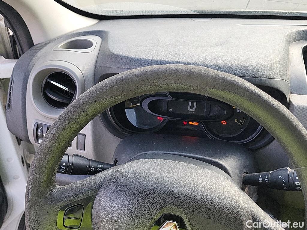  Renault  Trafic  III Combi Combi 9 L1H1 2 8t (8/9 plazas) 1.6 dCi 125CV MT6 E6 #46