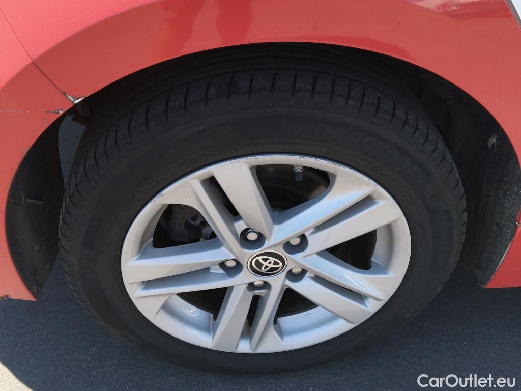  Toyota  Corolla TOYOTA  1.8 125H ACTIVE TECH E-CVT #33