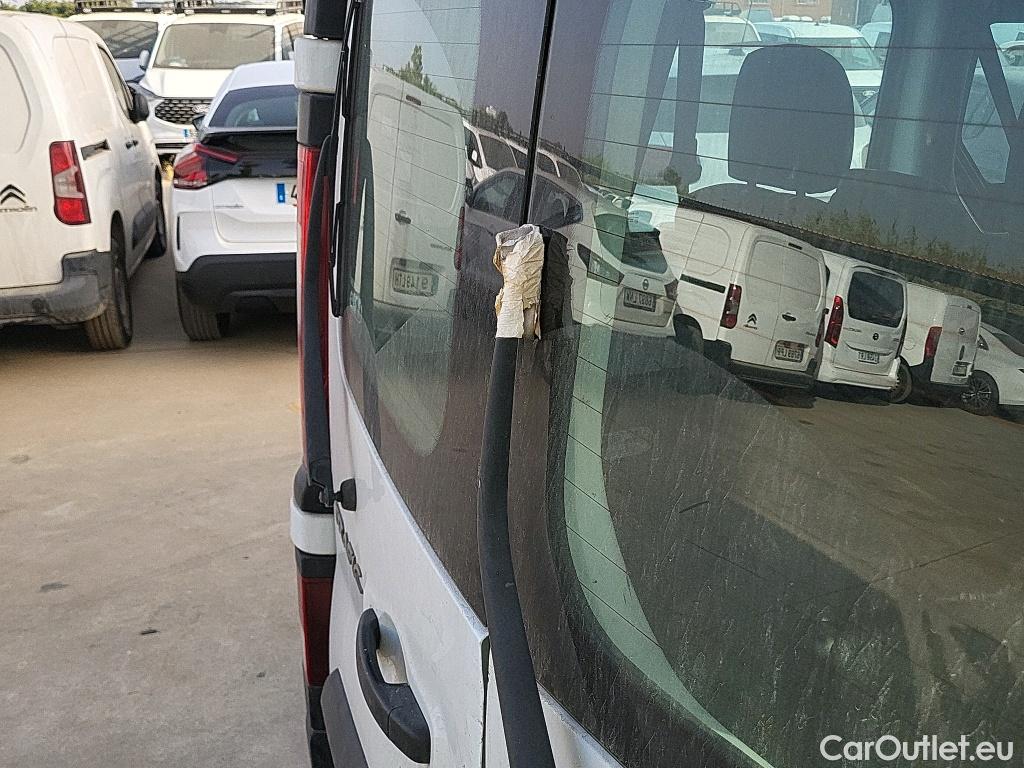  Renault  Trafic  III Combi Combi 9 L1H1 2 8t (8/9 plazas) 1.6 dCi 125CV MT6 E6 #33