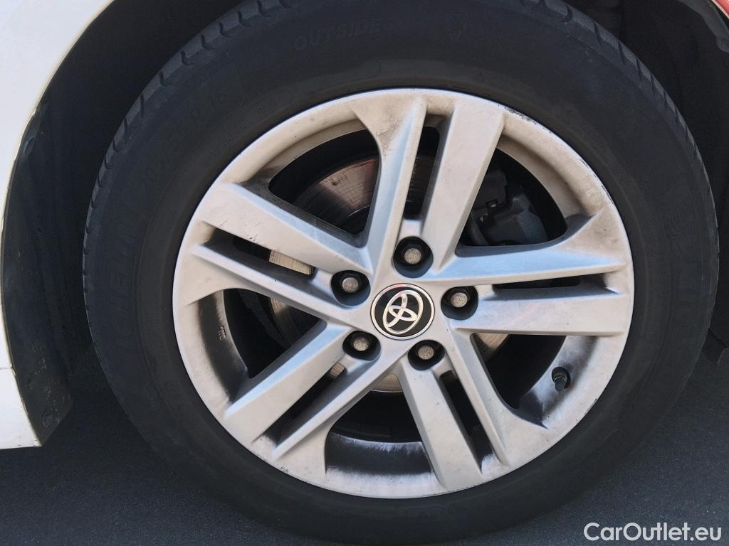  Toyota  Corolla TOYOTA  1.8 125H ACTIVE TECH E-CVT #17