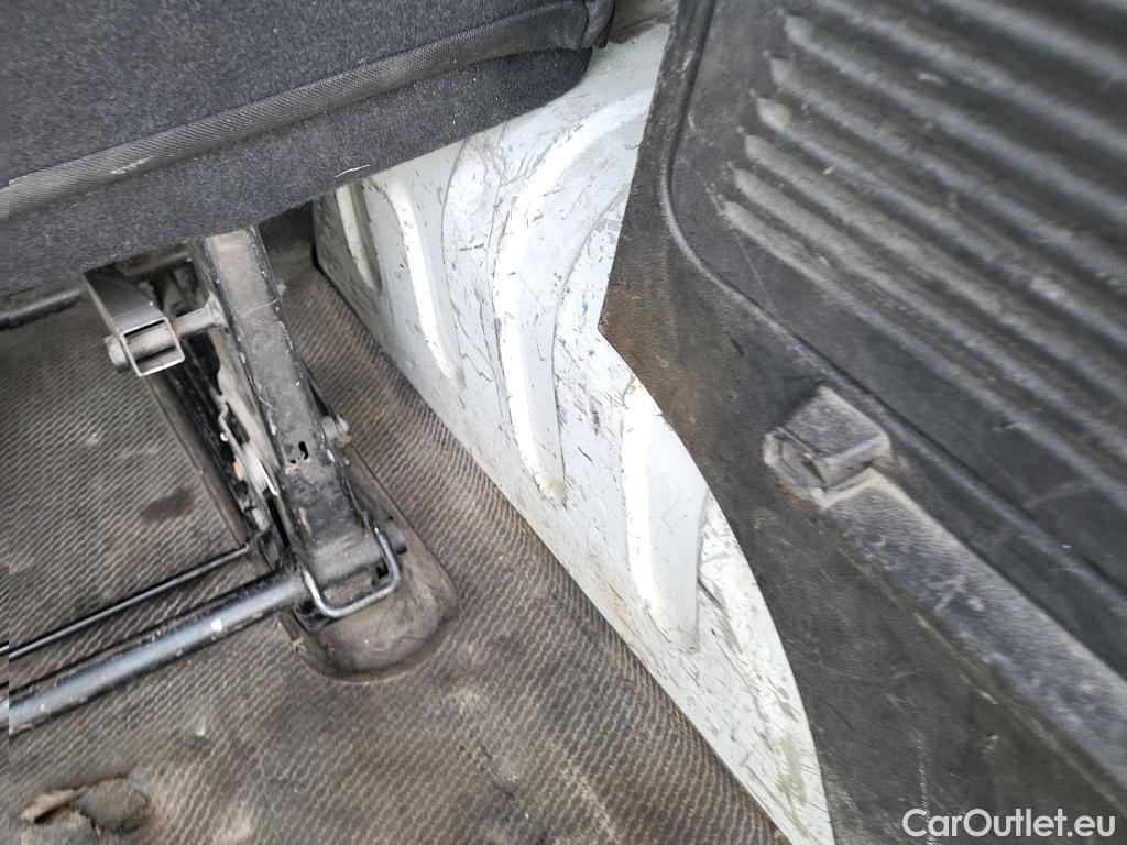  Renault  Trafic  III Combi Combi 9 L1H1 2 8t (8/9 plazas) 1.6 dCi 125CV MT6 E6 #10