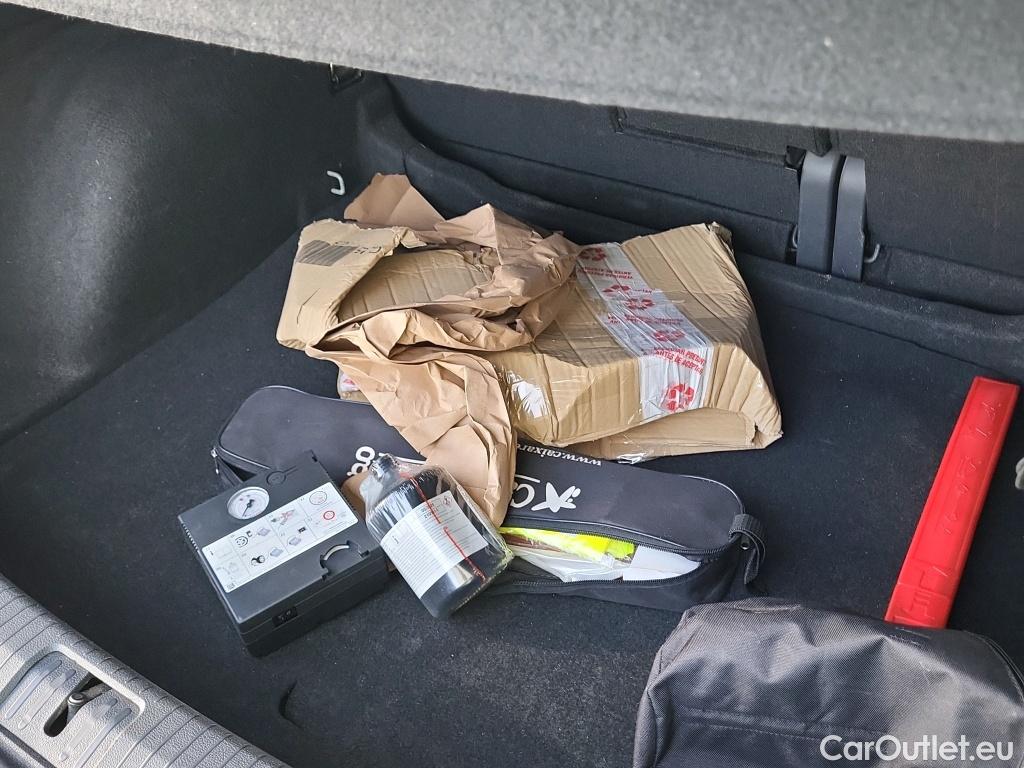  Volkswagen  Tiguan  Life 2.0 TDI 150CV AT7 E6d #13