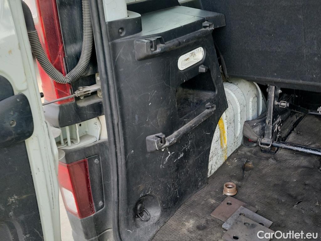  Renault  Trafic  III Combi Combi 9 L1H1 2 8t (8/9 plazas) 1.6 dCi 125CV MT6 E6 #38