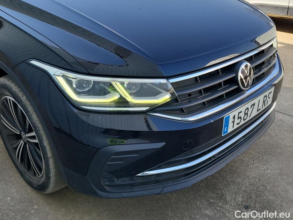  Volkswagen  Tiguan  Life 2.0 TDI 150CV AT7 E6d #9