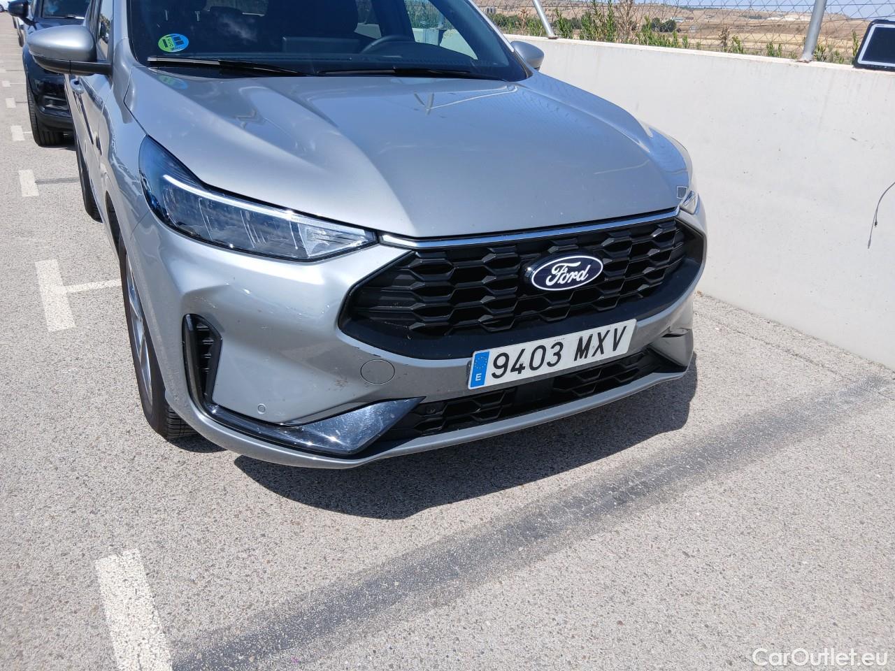  Ford  Kuga FORD  / 2024 / 5P / todoterreno ST-Line 2.5 Duratec FHEV 132kW Auto #4