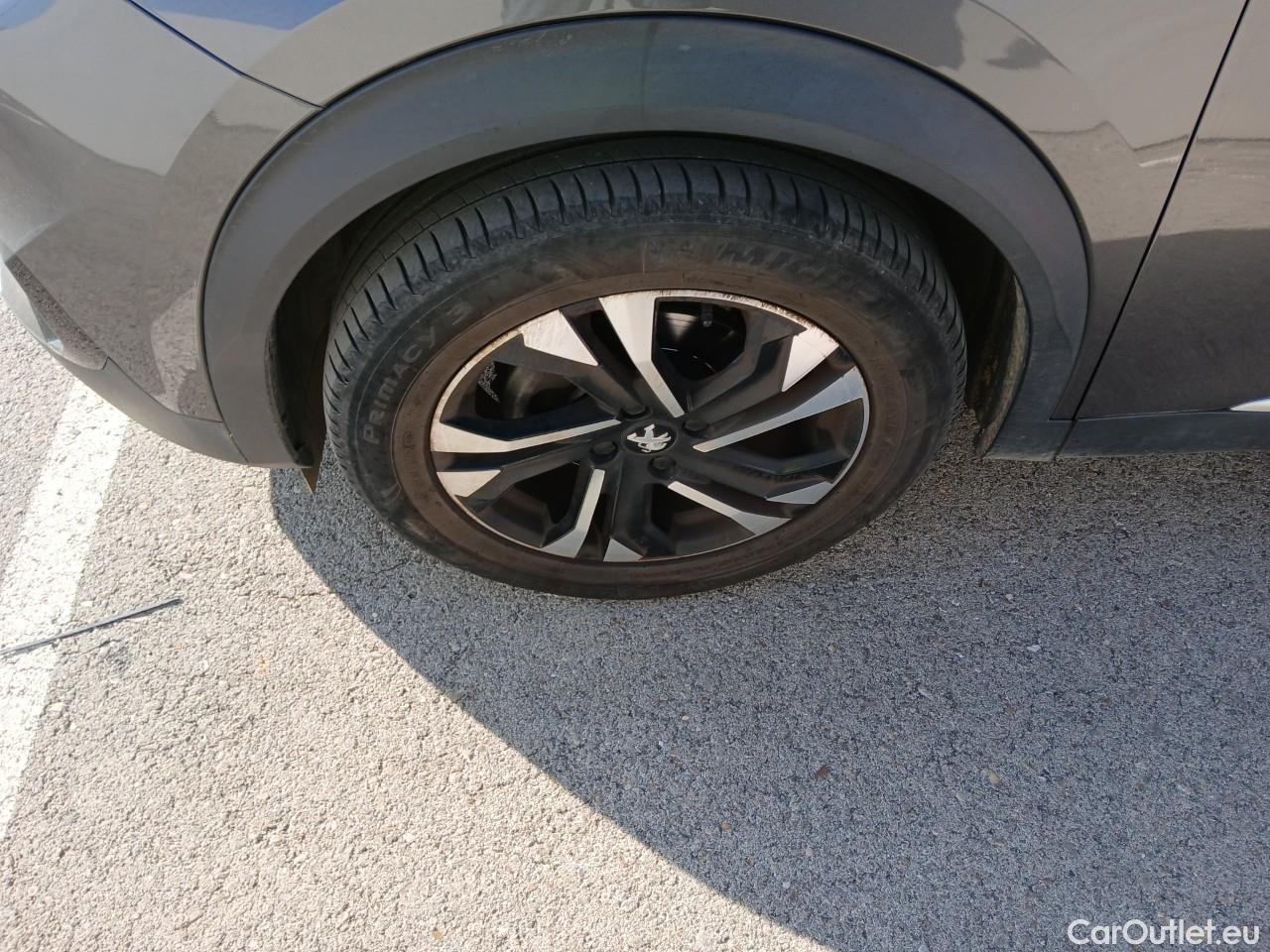  Peugeot  2008  Allure Pack 1.2 PureTech 130CV AT8 E6d #5