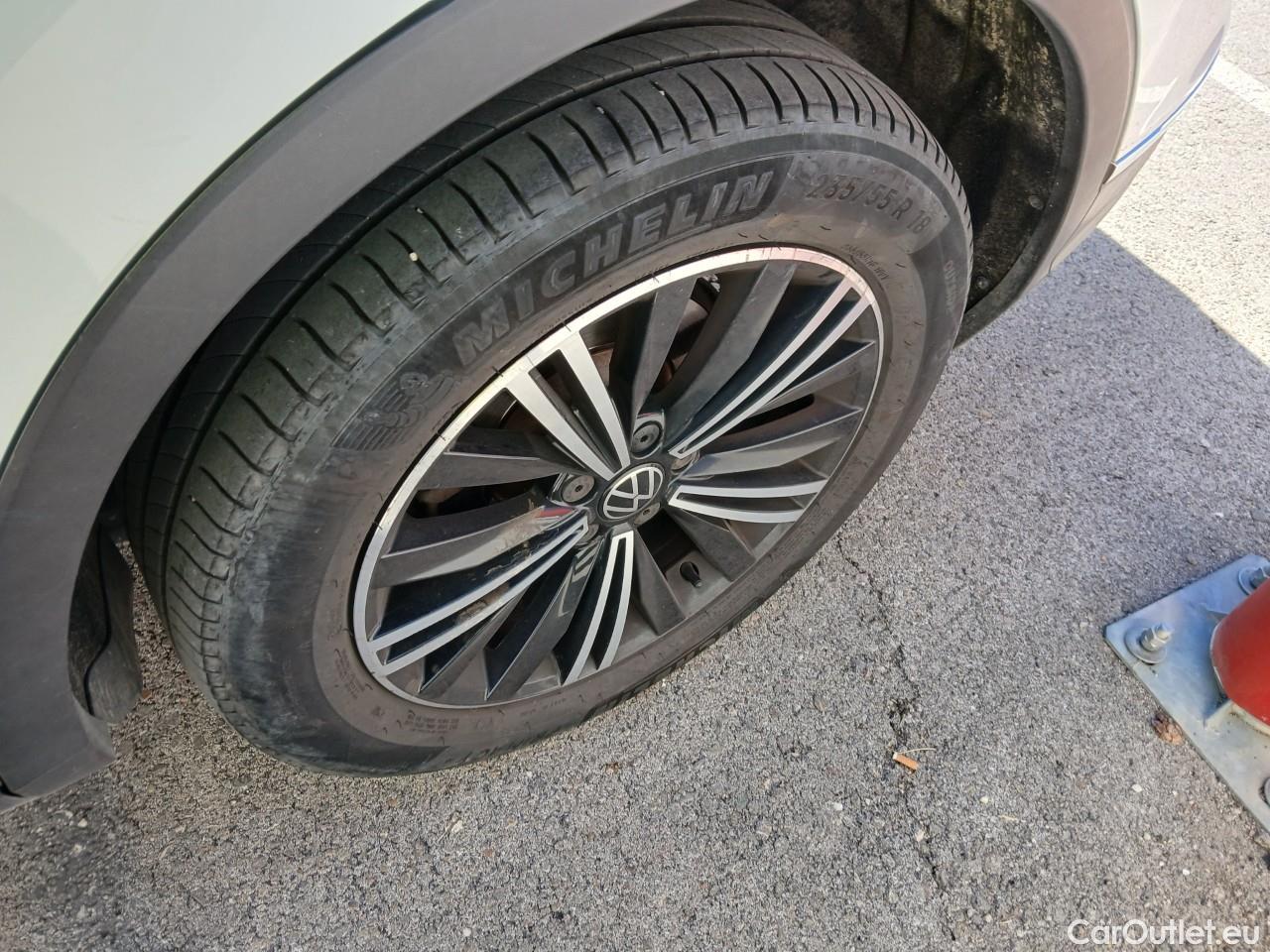  Volkswagen  Tiguan  Life 2.0 TDI 150CV AT7 E6d #25