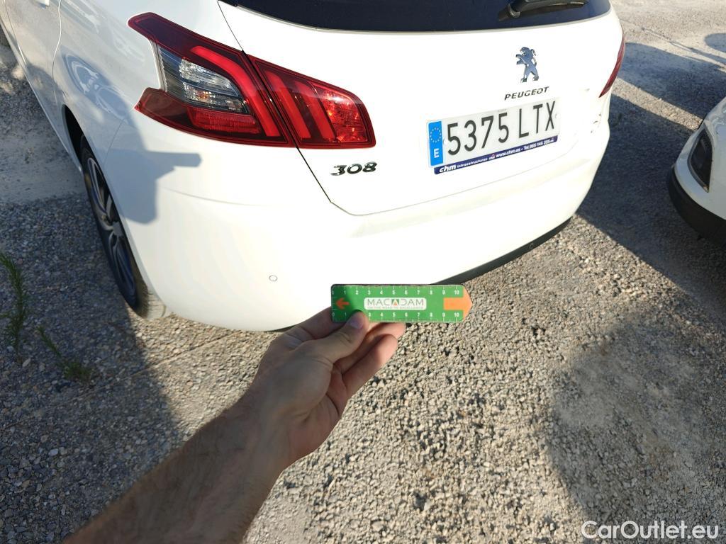  Peugeot  308 PEUGEOT  / 2017 / 5P / berlina con portón 5p Style BlueHDi 130 S&S #43