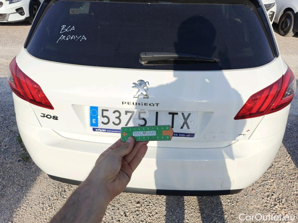  Peugeot  308 PEUGEOT  / 2017 / 5P / berlina con portón 5p Style BlueHDi 130 S&S #10