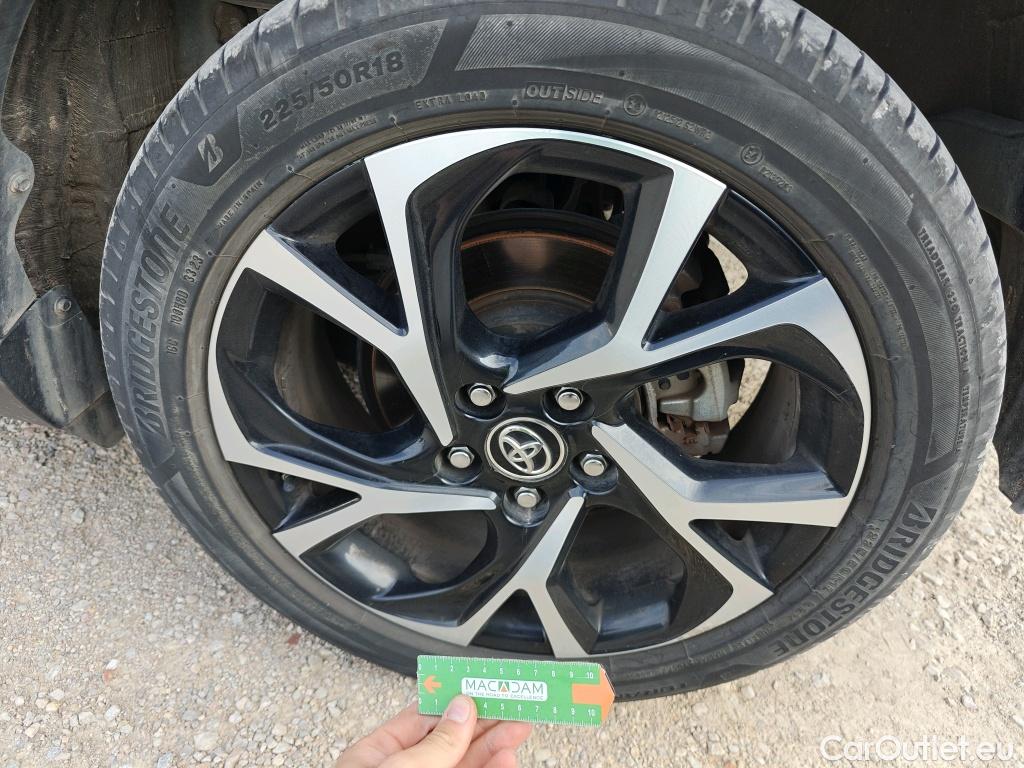  Toyota  C-HR TOYOTA  / 2016 / 5P / todoterreno 1.8 125H Advance (CX) #8