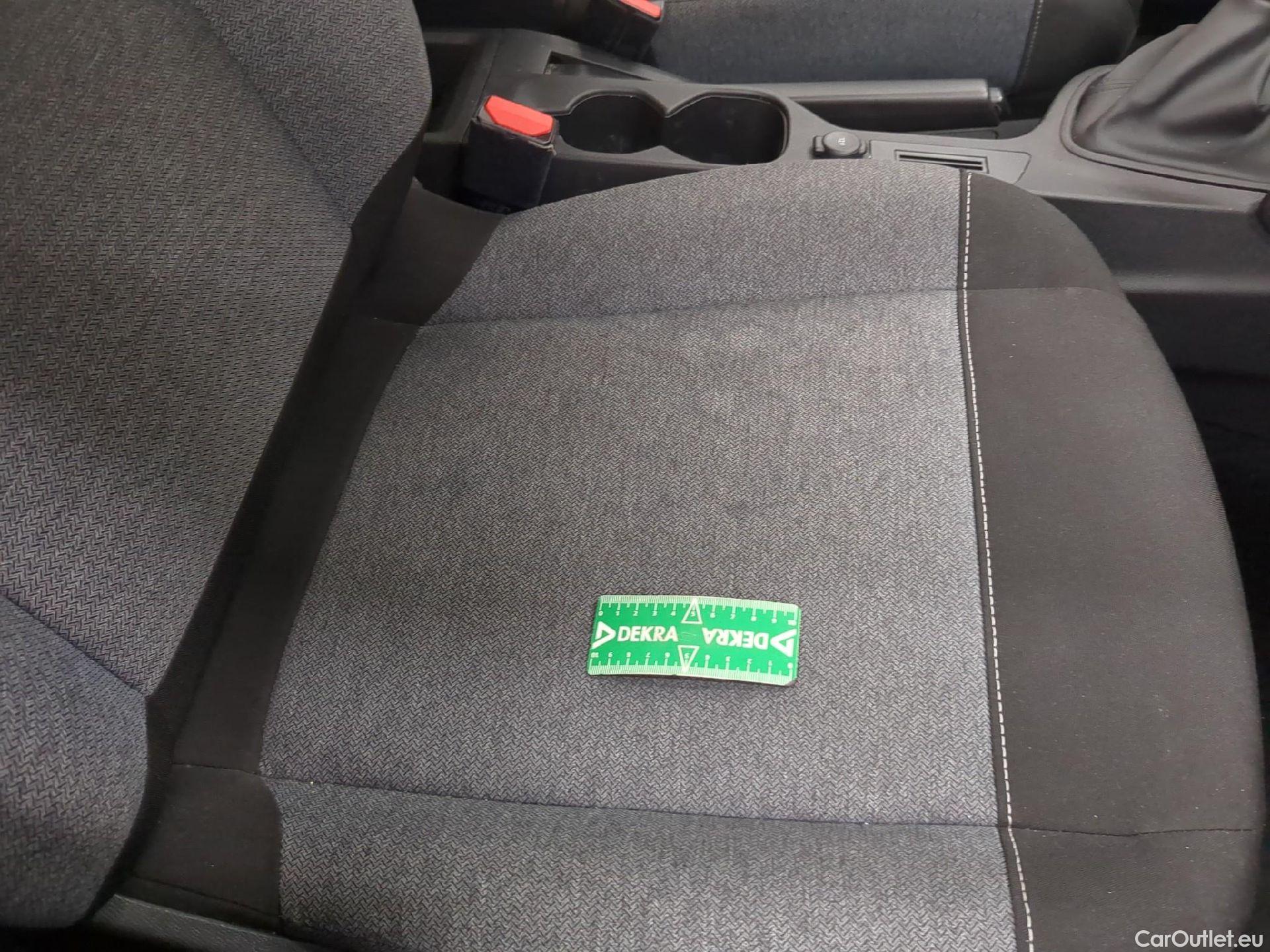  Citroen  C4  Berline Live Pack Business R 1.5 BlueHDI 110CV BVM6 E6d #9
