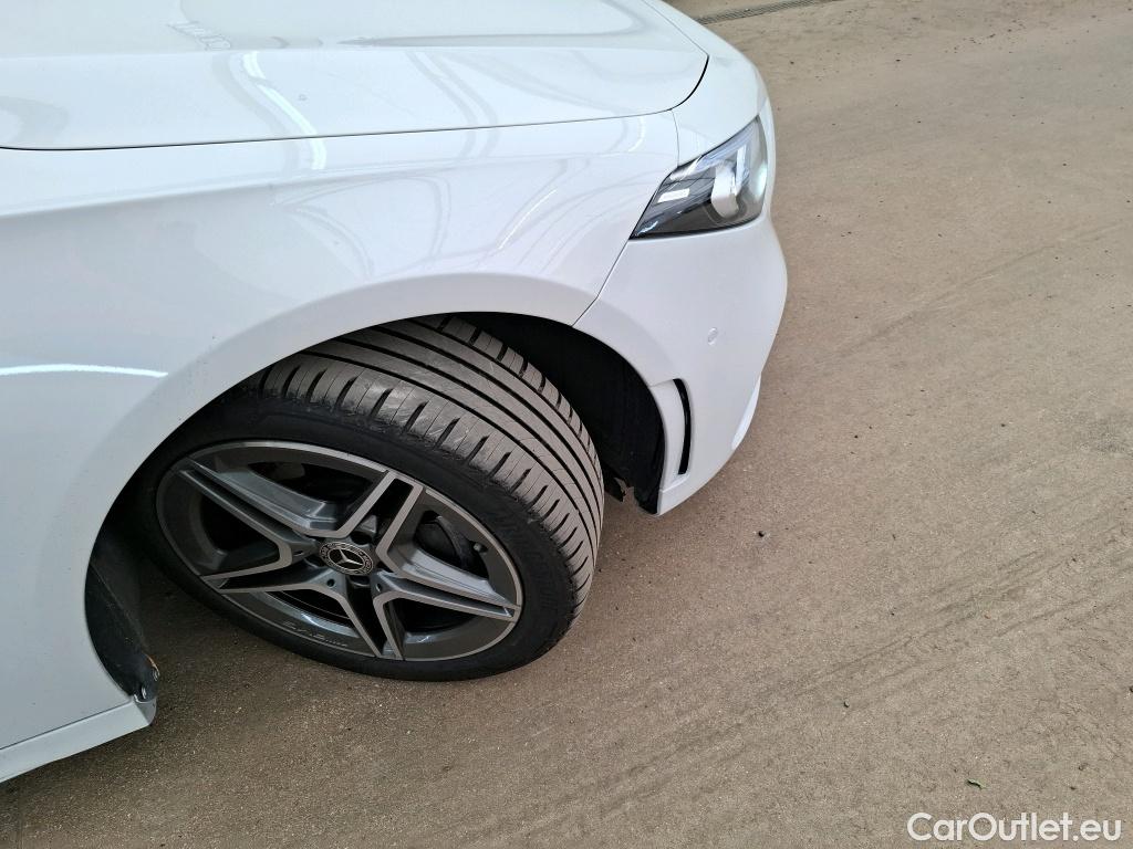  Mercedes  A-Klasse MERCEDES-BENZ Classe A Compact / 2018 / 5P / Berline A 180 d AMG Line 8G-DCT #11