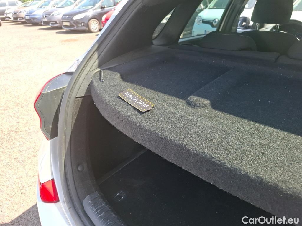  Hyundai  i30 HYUNDAI  / 2016 / 5P / Berline 1.6 CRDI 115 DCT-7 EDITION #MONDIAL 2019(SP) #82
