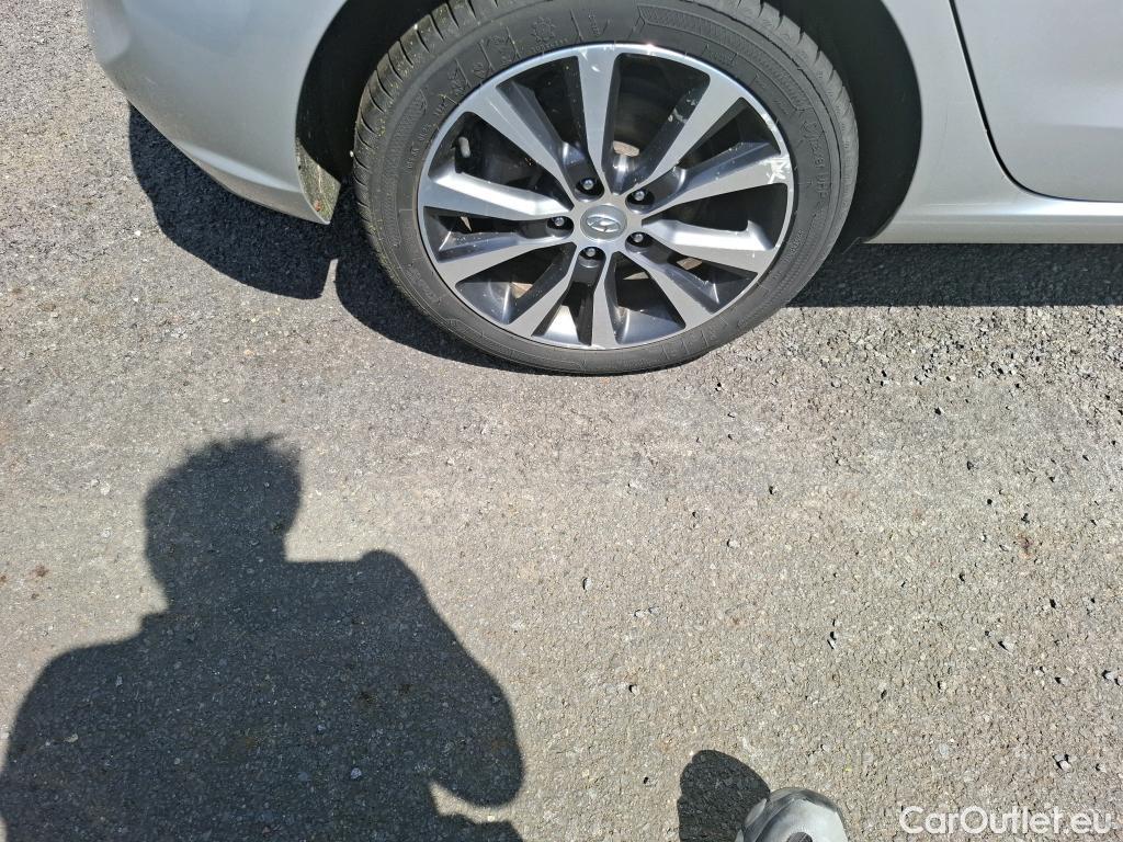  Hyundai  i30 HYUNDAI  / 2016 / 5P / Berline 1.6 CRDI 115 DCT-7 EDITION #MONDIAL 2019(SP) #43