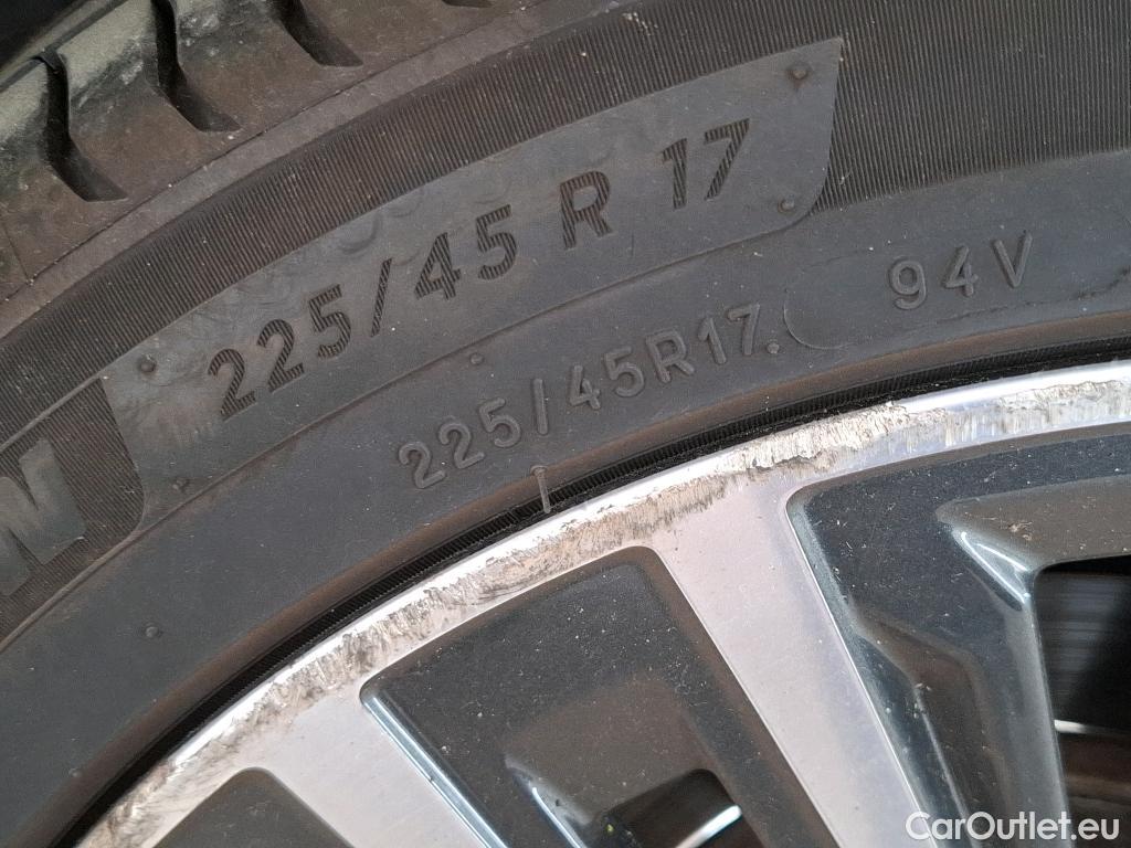  Bmw  Serie 1 Série 1 Berline 116 i Lounge 1.5 110CV BVA7 E6d #36