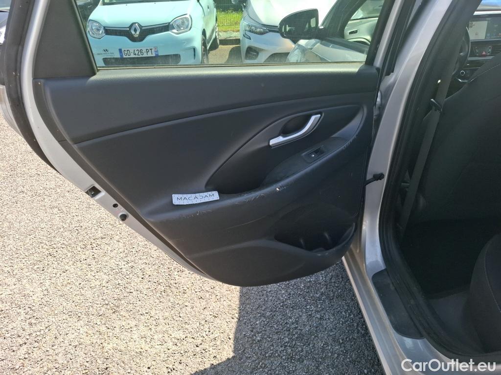  Hyundai  i30 HYUNDAI  / 2016 / 5P / Berline 1.6 CRDI 115 DCT-7 EDITION #MONDIAL 2019(SP) #15