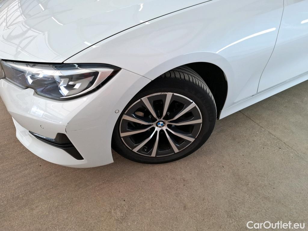  Bmw  Serie 3 BMW Série 3 Touring / 2019 / 5P / Break 316d 122ch Business Design BVA8 #24