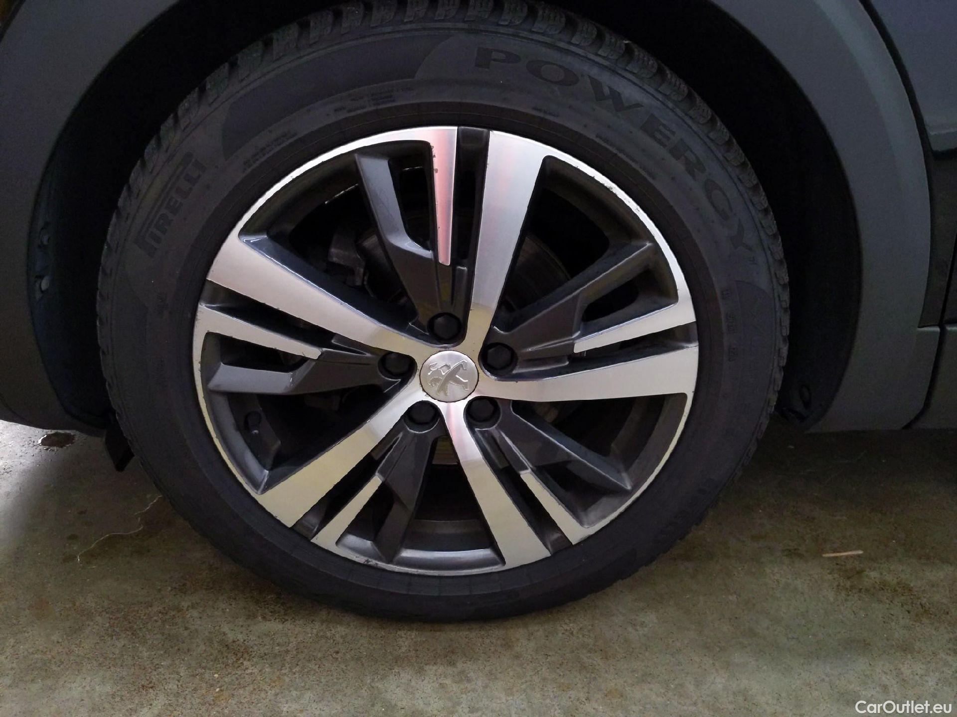  Peugeot  5008  Allure Pack 2.0 HDi 175CV BVA8 7 Sieges E6d #5