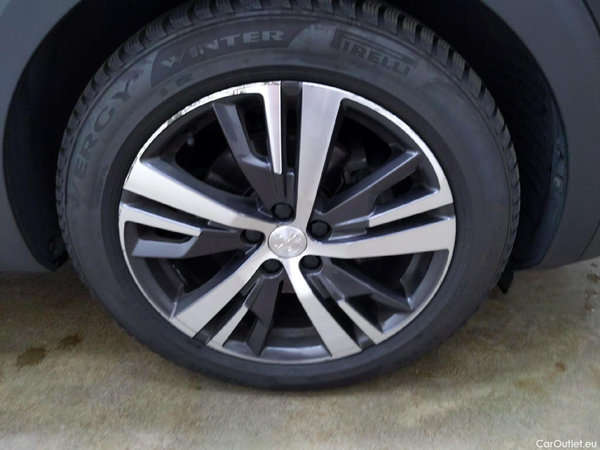  Peugeot  5008  Allure Pack 2.0 HDi 175CV BVA8 7 Sieges E6d #27