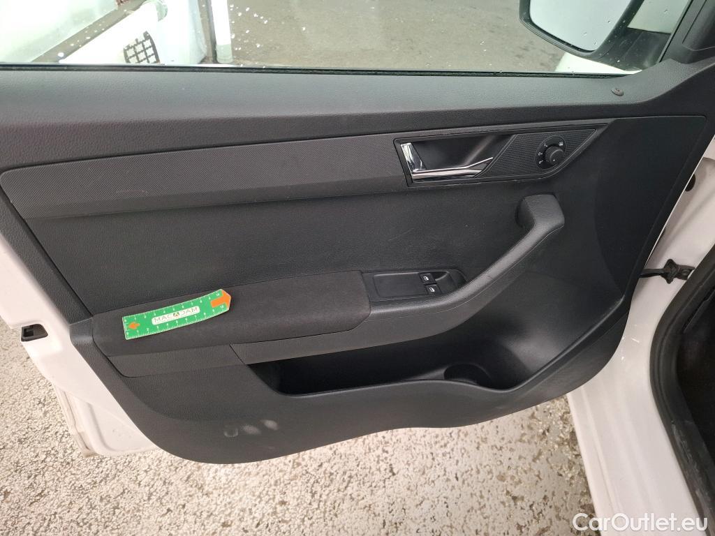  Skoda  Fabia  Ambition 1.0 MPI 60CV BVM5 E6 #5