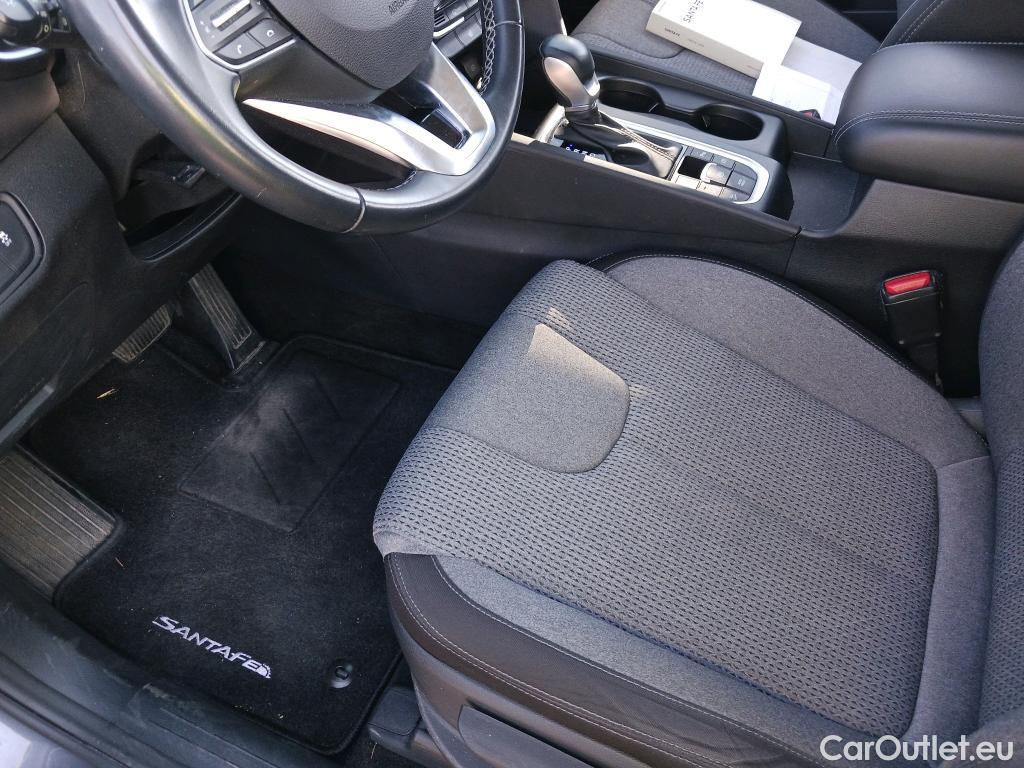  Hyundai  Santa Fe HYUNDAI  / 2021 / 5P / todoterreno 2.2 CRDi Klass DCT 4x2 #26