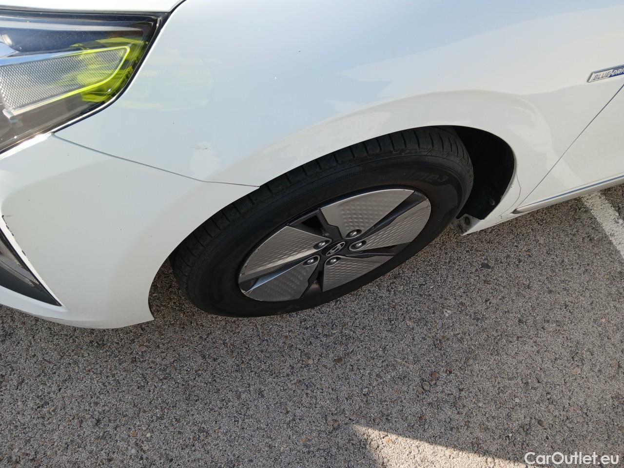  Hyundai   Ioniq HYUNDAI / 2019 / 5P / berlina con portón 1.6 GDI HEV Klass DCT #3