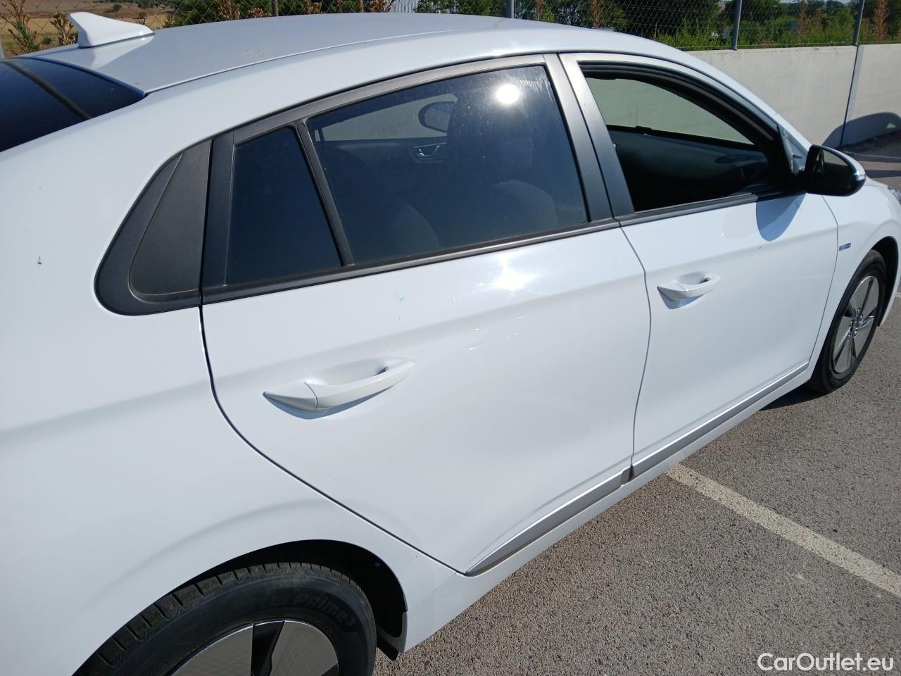 Hyundai   Ioniq HYUNDAI / 2019 / 5P / berlina con portón 1.6 GDI HEV Klass DCT #27
