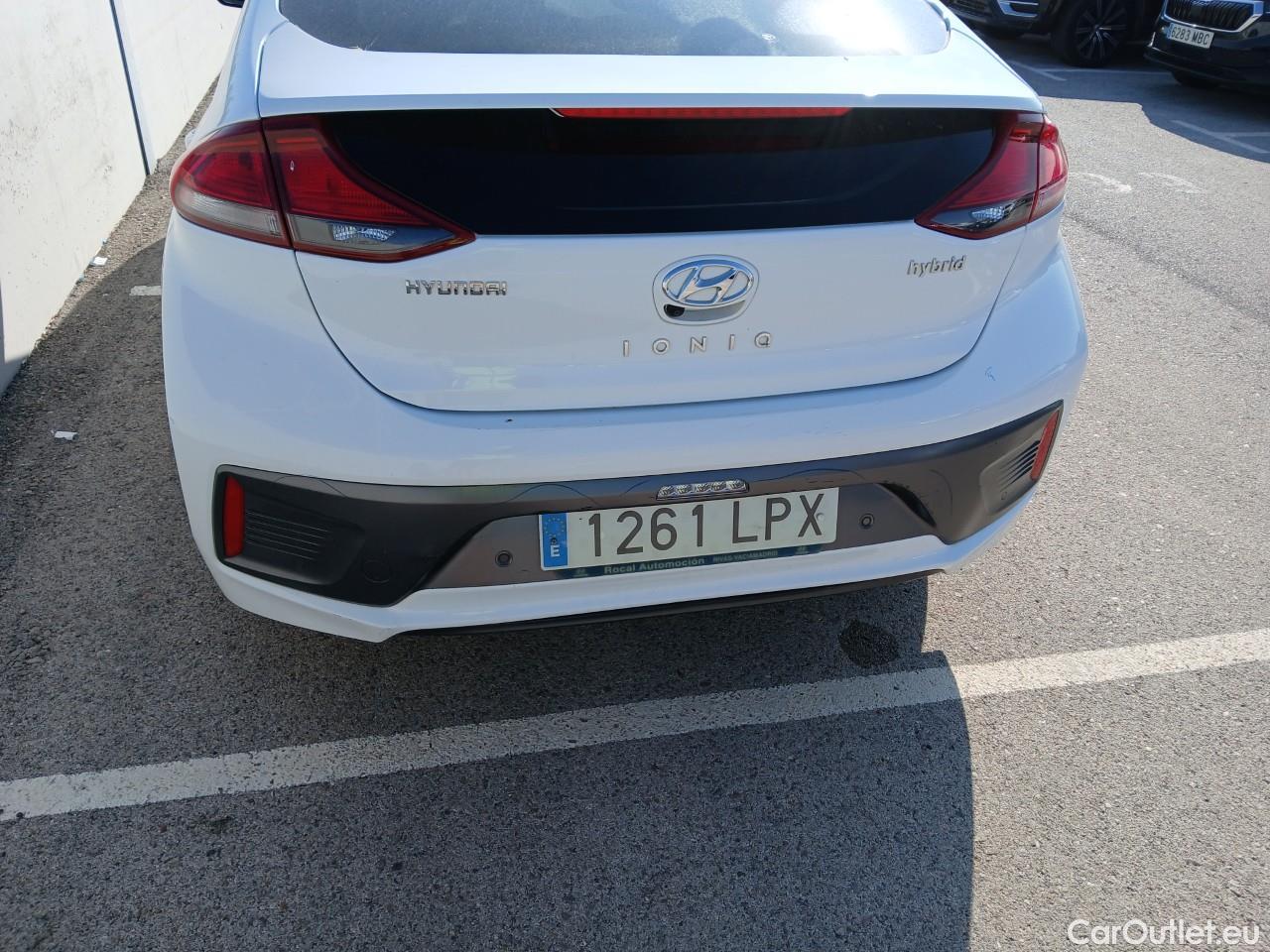  Hyundai   Ioniq HYUNDAI / 2019 / 5P / berlina con portón 1.6 GDI HEV Klass DCT #24